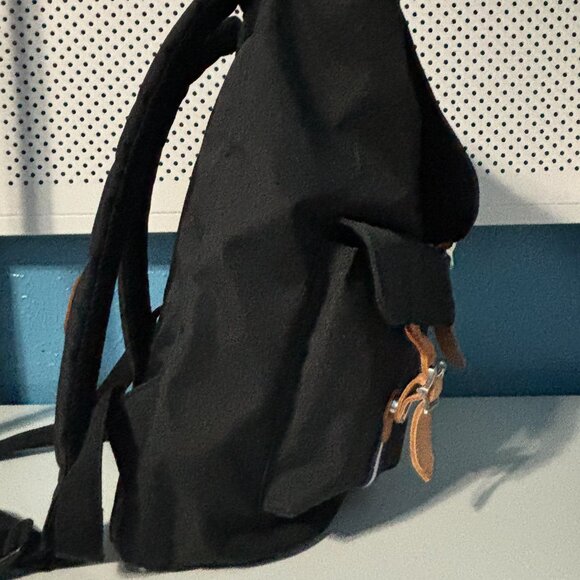 Herschel Dawson Backpack in Black (Gently Used) - Picture 4 of 10